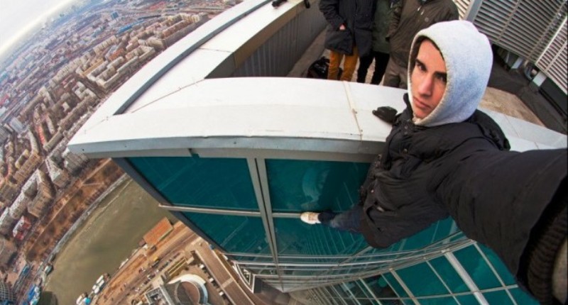 extreme selfie