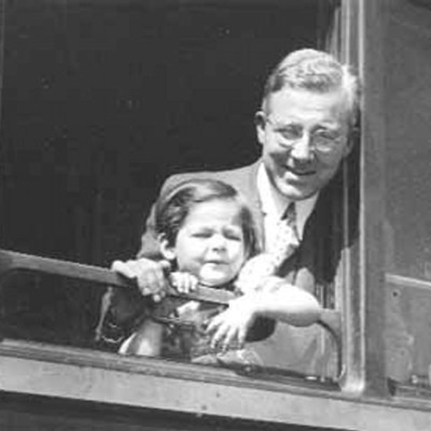 Sabahattin Ali ve kızı Filiz Ali